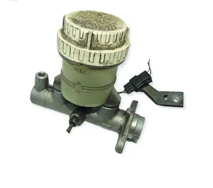 Mitsubishi Pajero Master brake cylinder
