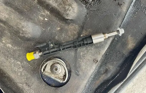 BMW 7 F01 F02 F03 F04 Fuel injector 02826927920