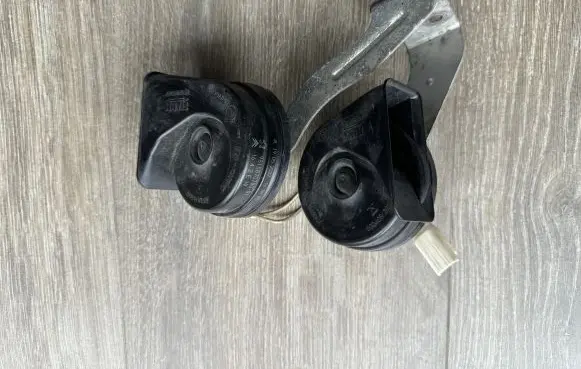 Peugeot 308 Horn signal 9815870780