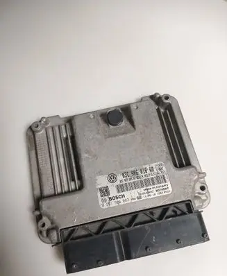 Volkswagen Golf VI Engine control unit/module 03C906016AM 03C907309A 0261S06083