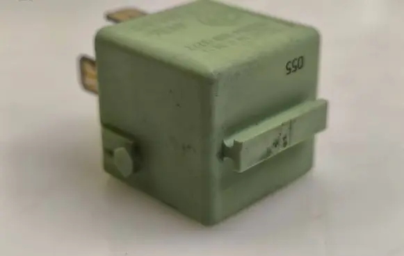 BMW 5 E39 Other relay V23134K59X222 6136 8366600