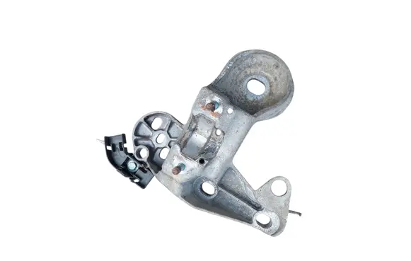 Audi A6 S6 C5 4B Engine mounting bracket 8E0199352