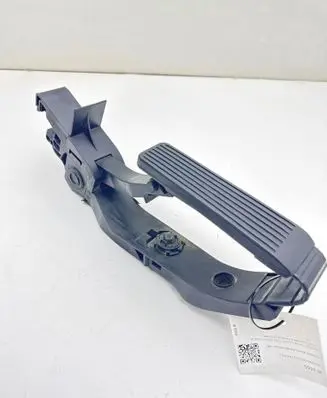 Mercedes-Benz CLK A209 C209 Accelerator throttle pedal A2113000404