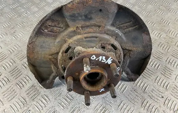 Subaru Outback Front wheel hub