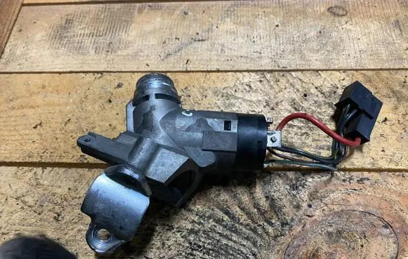 Mercedes-Benz Vito Viano W638 Ignition lock a9014600104 9014600104