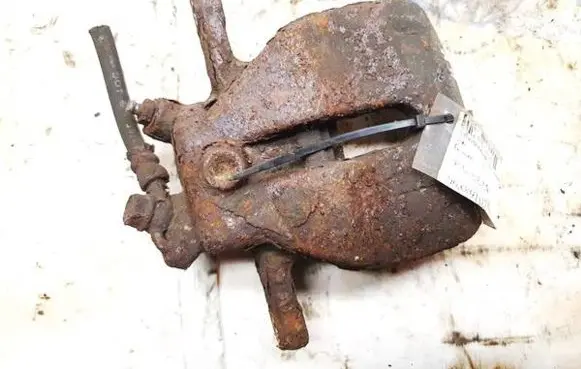 Suzuki SX4 Front brake caliper