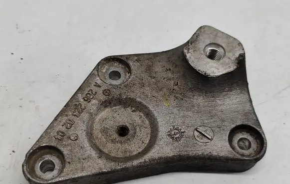 Mercedes-Benz A W169 Engine mounting bracket A2662230204 2662230204