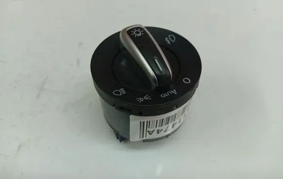 Volkswagen PASSAT B7 Light switch 3C8941431