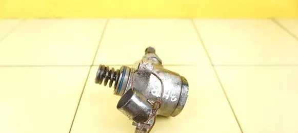 Audi A3 S3 8V Fuel injection high pressure pump CXS