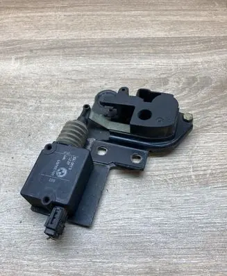 BMW 5 E34 Tailgate boot lock/latch motor 8360193 4062048