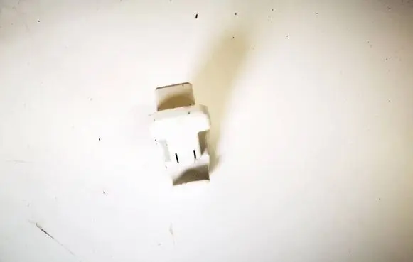 Sun visor clip/hook/bracket
