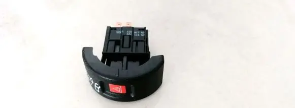 Opel Astra G Hazard light switch 90561384 90437427
