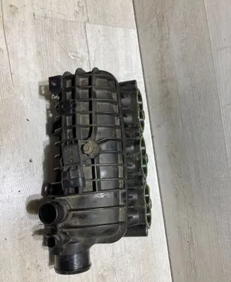 Ford Fiesta Intake manifold cm5g9424fa