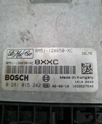 Ford Focus Engine control unit/module 8M5112A650XC 0281015242