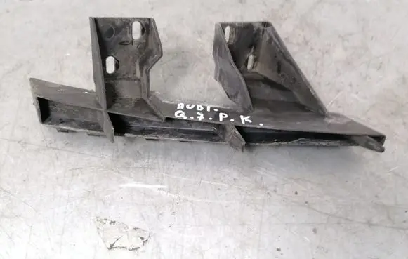 Audi Q7 4L Front bumper mounting bracket 4L0807333