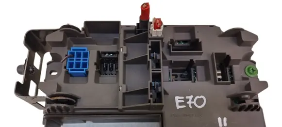 BMW X5 E70 Fuse box set 6931690