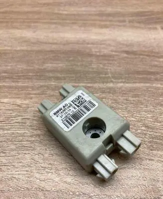 BMW 7 F01 F02 F03 F04 Aerial antenna amplifier 9118261 911826106
