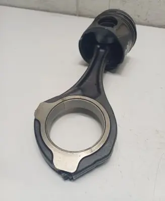 Mercedes-Benz ML W164 Piston with connecting rod 8340E