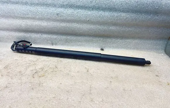 Audi Q8 Tailgate strut 4M8827603 4M827851K 4M827851