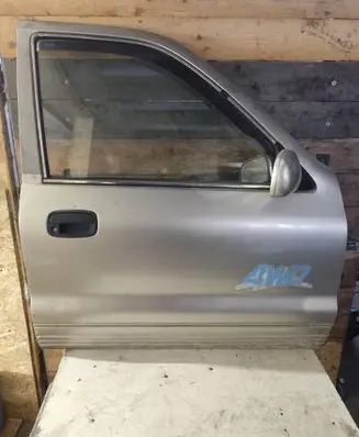 KIA Sportage Front door