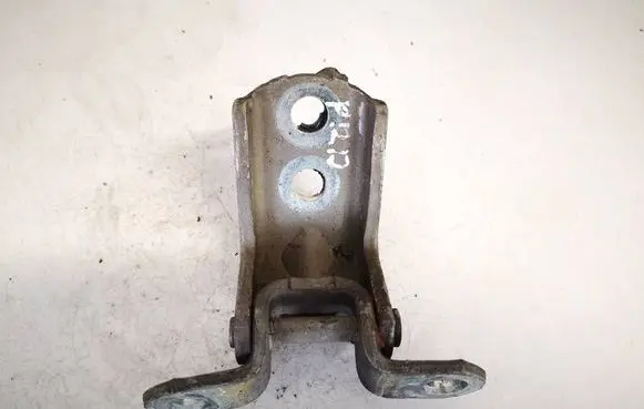 Nissan Note (E11) Front door upper hinge