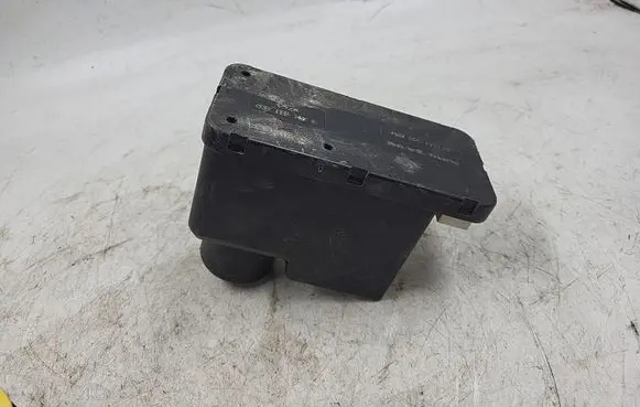 Audi A6 S6 C4 4A Vacuum pump 4AQ862257C