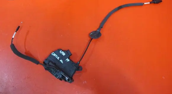 Renault Captur Front door lock 805020401R