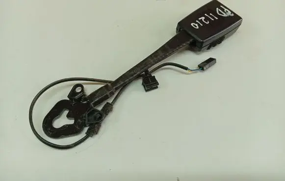 Skoda Superb B6 (3T) Front seatbelt buckle 3T0858471