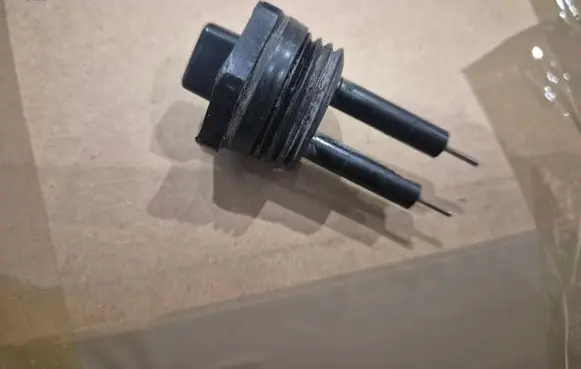 Volkswagen Golf II Coolant level sensor 251919372