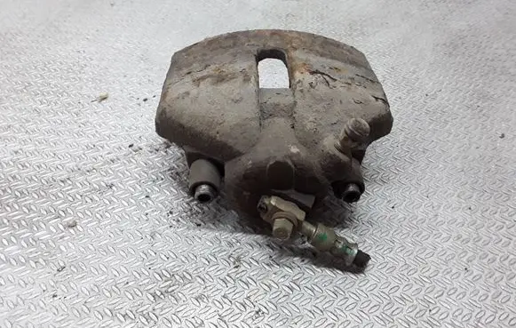 Volkswagen Touran I Front brake caliper