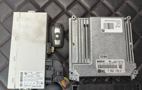 BMW 3 E92 E93 Engine control unit/module 0261208582 7552176 1039S08761