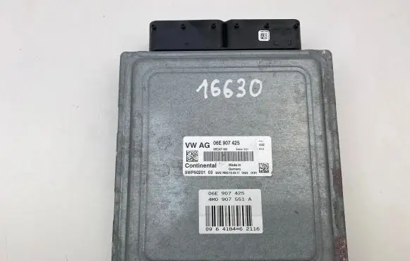 Audi Q7 4M Engine control unit/module 4M0907551A 06E907425 5WP5020103