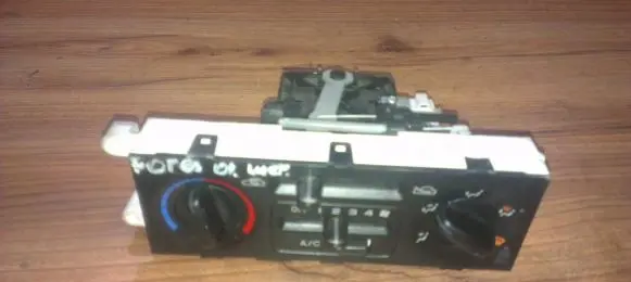 Subaru Forester SF Climate control unit