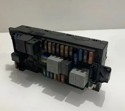 Mercedes-Benz E W211 Fuse module 2115457701 A2115457701
