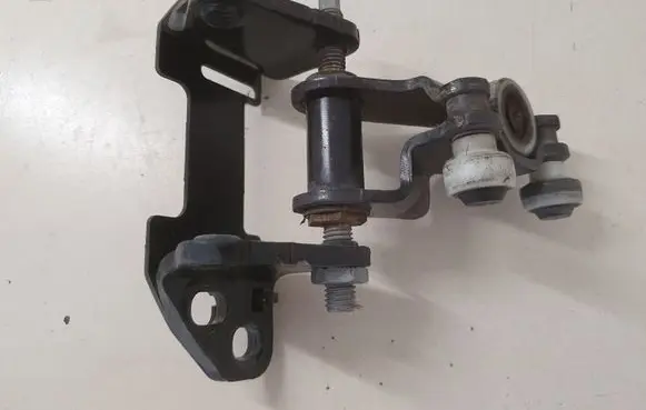 Mercedes-Benz Sprinter W906 Sliding door middle roller runner A9067600247