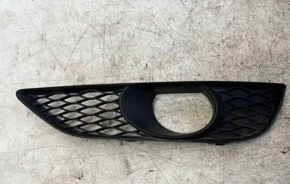 Audi Q7 4L Front fog light trim/grill 4L0807675C