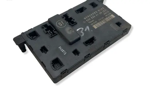 Mercedes-Benz Vito Viano W639 Door control unit/module 6398200126