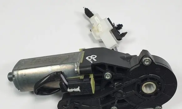 Mercedes-Benz C W204 Seat adjustment motor 0390203207