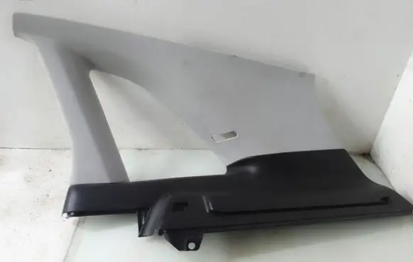 Mercedes-Benz B W245 (D) pillar trim (bottom) 