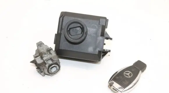 Mercedes-Benz CLA C117 X117 W117 Engine ECU kit and lock set A2469057901