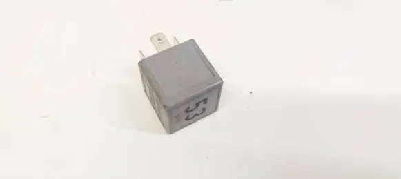 Audi A4 S4 B5 8D Other relay 141951253B V23134-B52-X227