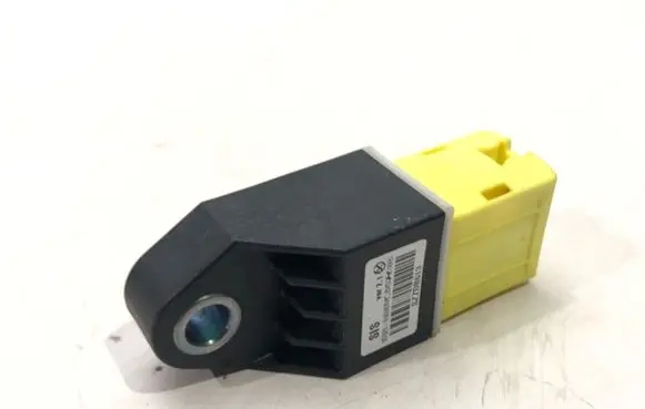 Hyundai Elantra Airbag deployment crash/impact sensor 95920-0U000