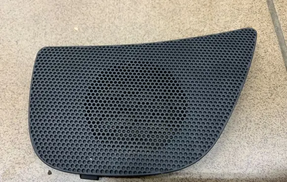 Side speaker trim/cover
