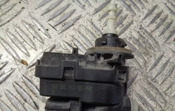 Nissan Pulsar Headlight level adjustment motor 