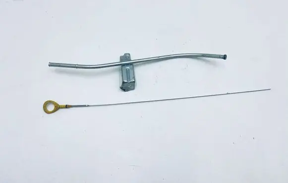 Lexus CT 200H Oil level dip stick 
