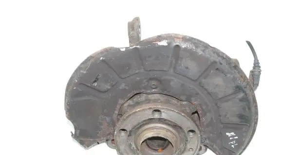 Volkswagen Tiguan Front wheel hub
