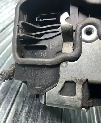 BMW 3 E92 E93 Front door lock 7229458 A053702
