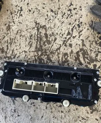 Skoda Octavia Mk2 (1Z) Climate control unit 74241061