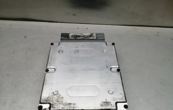 Mazda 626 Engine control unit/module F7FF12A650FD FSJ318881D