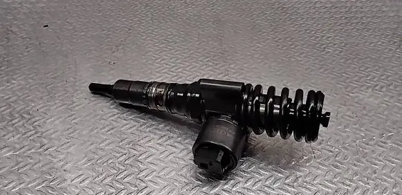 Volkswagen Golf V Fuel injector 03G130073G 0414720404